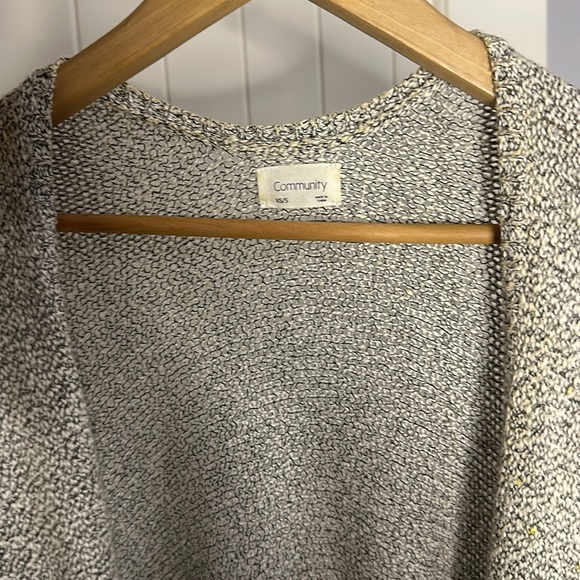 Aritzia women Community iconic cardaign knit sweater - Picture 3 of 3